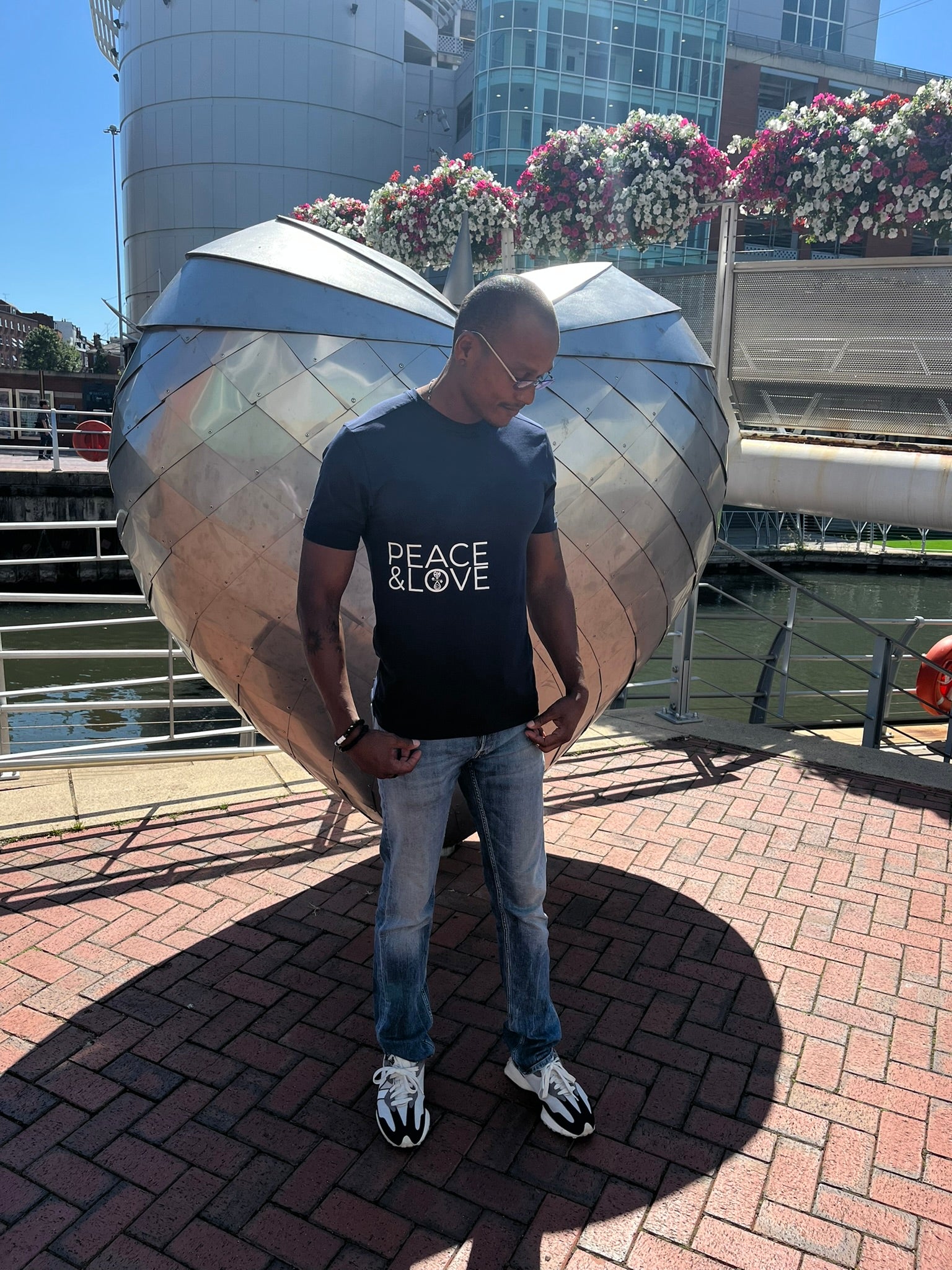 Peace & Love Tee – The AM Club